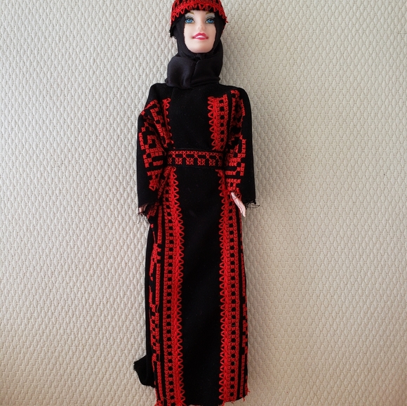 🔥HP Doll / Jordanian Traditionally dressed doll - Picture 2 of 7